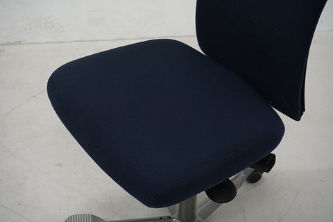 Image 4/7