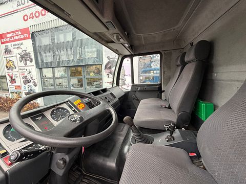 Image 8/12