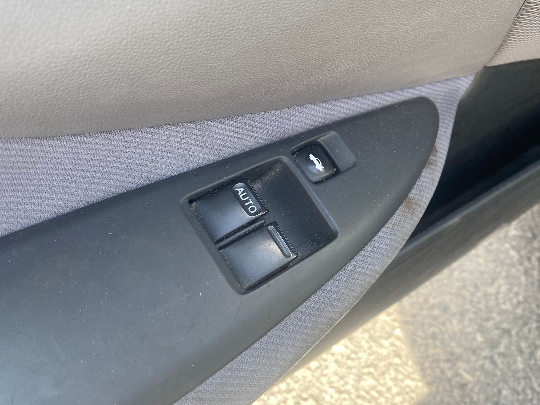 Image 11/26