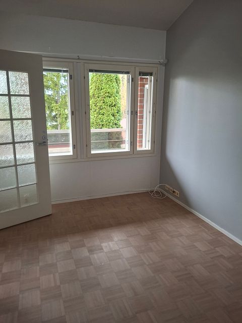 Image 8/18