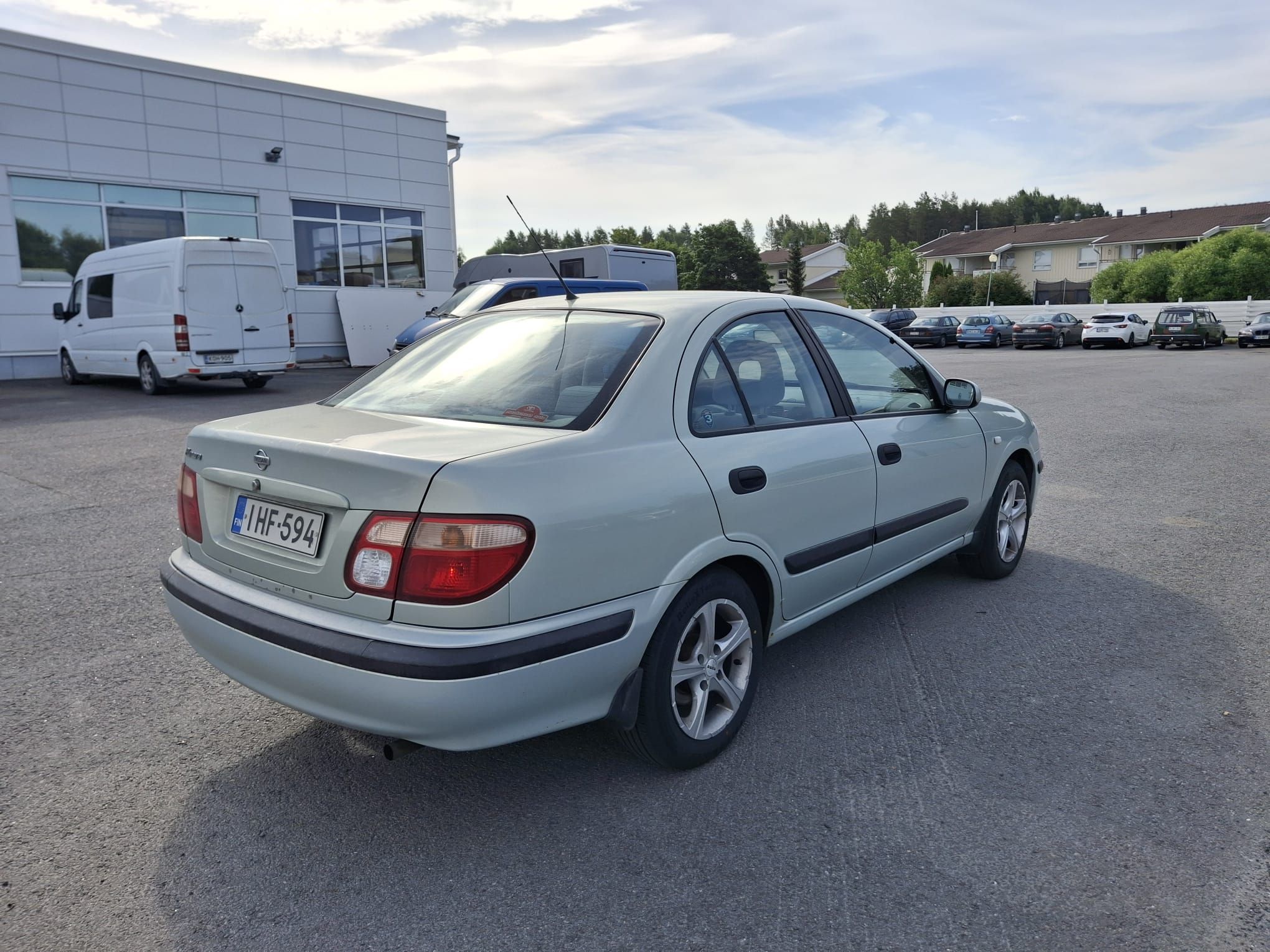 Image 2/19
