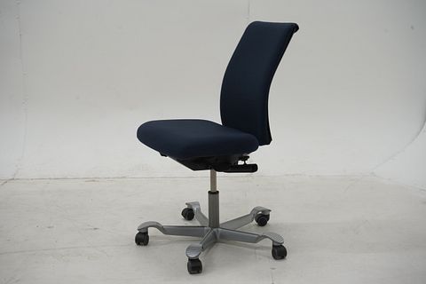 Image 2/7