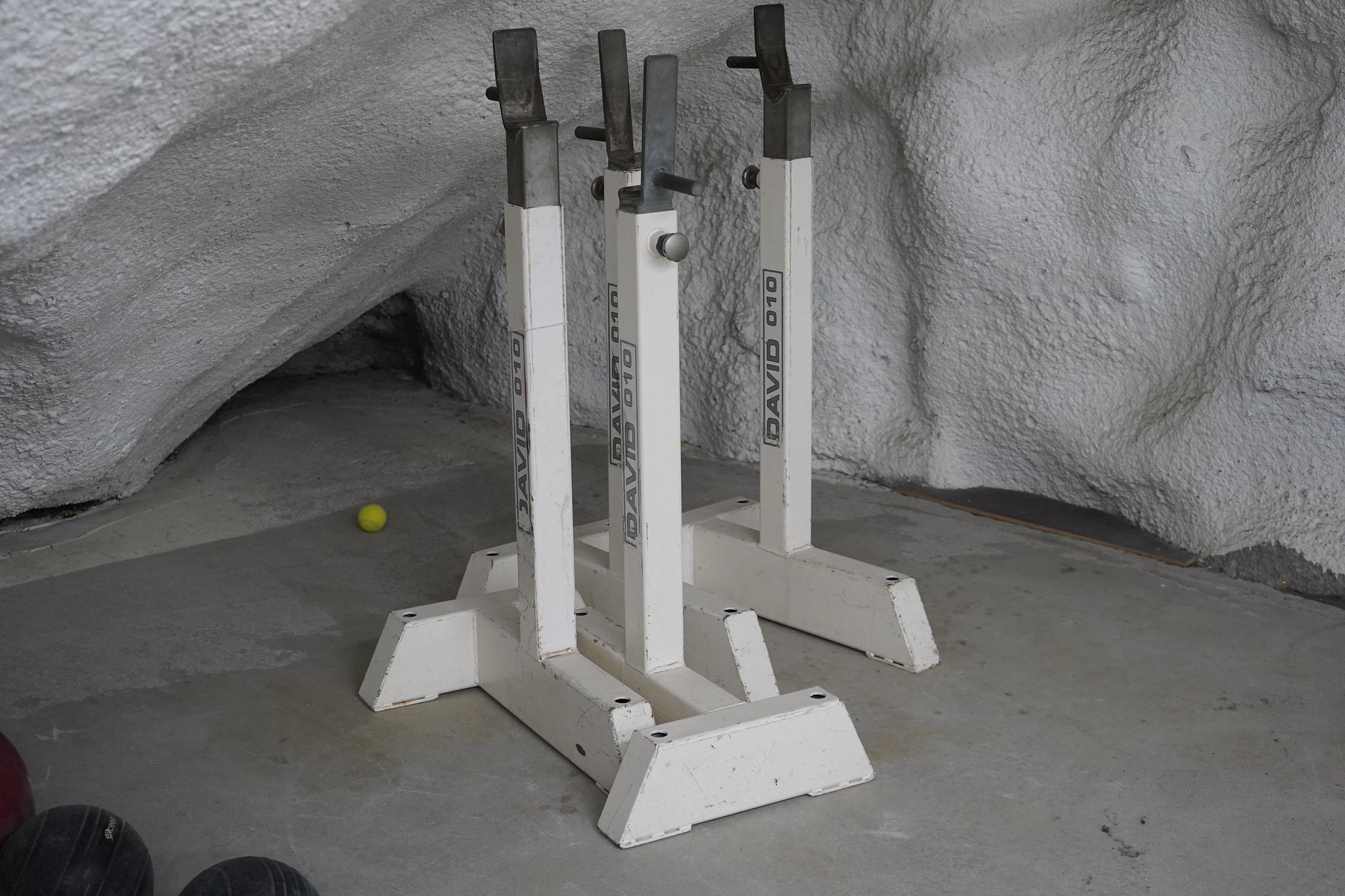 Image 2/15