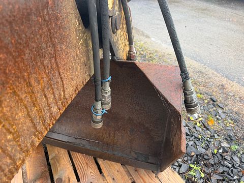 Image 7/7