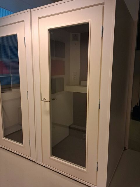 Image 2/8