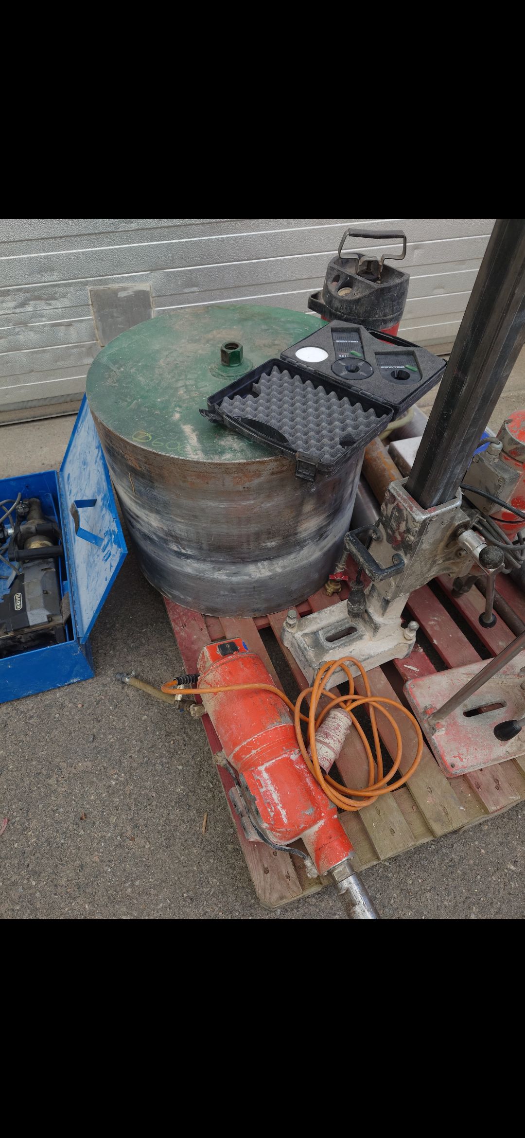 Image 3/4