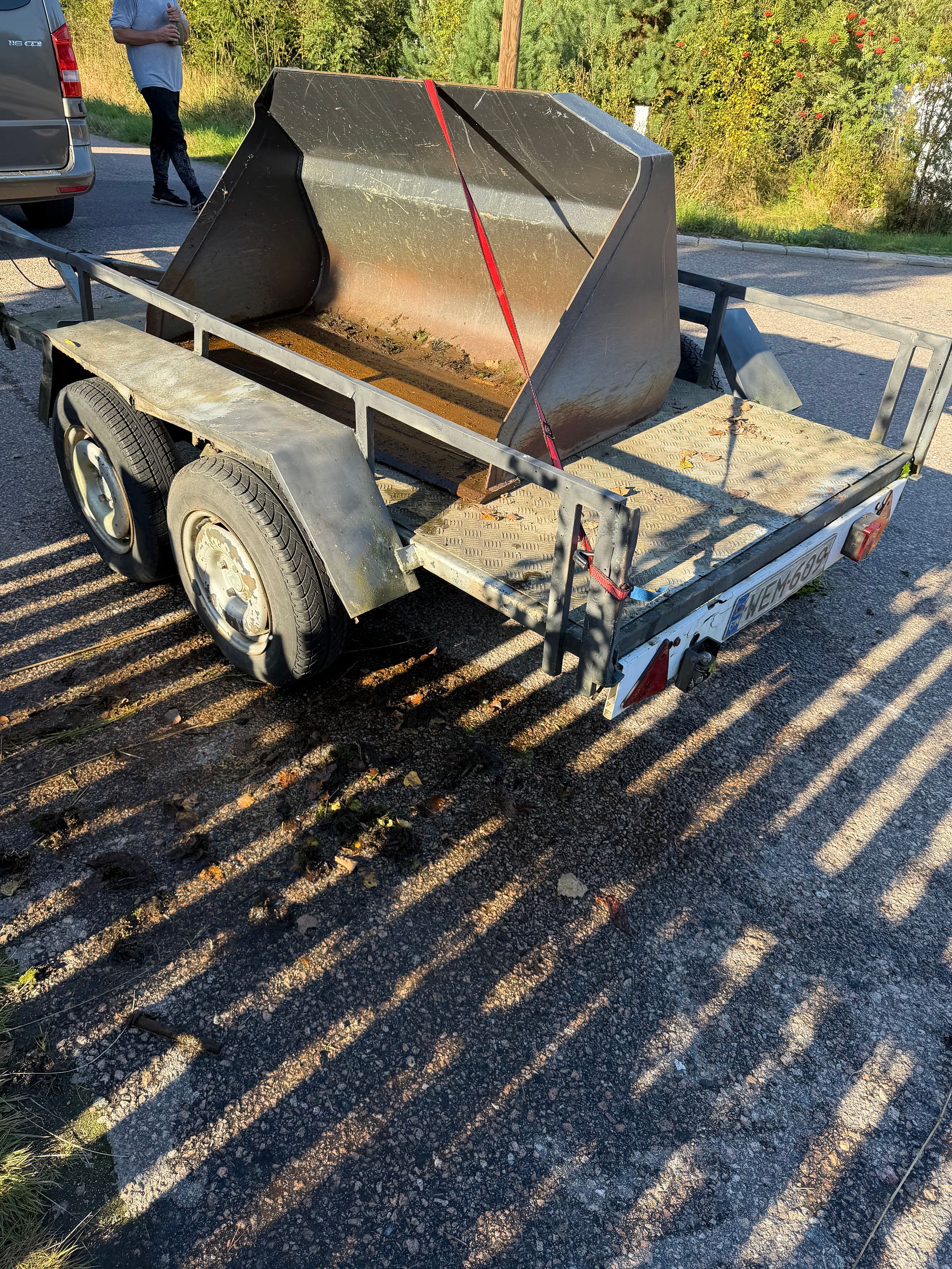 Image 2/6