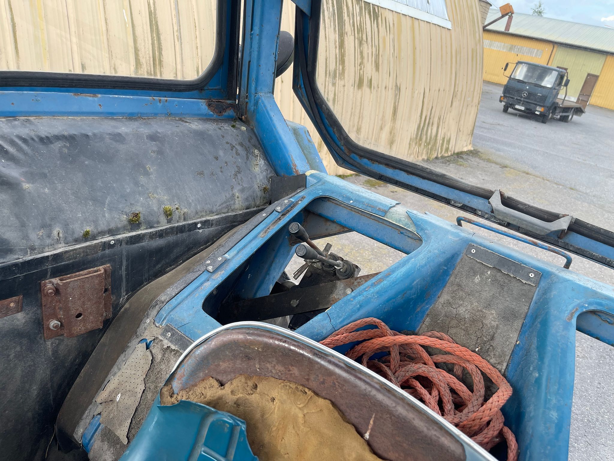 Image 11/17