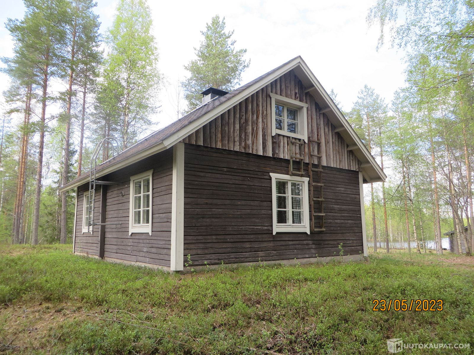 Pitkäkosken kämppä omarantaiselle määräalalle Vuosanganjärvi (Pikkujärvi),  Kuhmo 