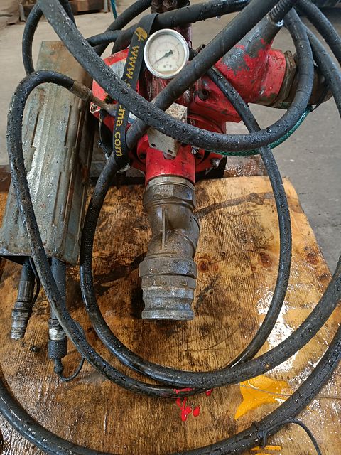 Image 2/5