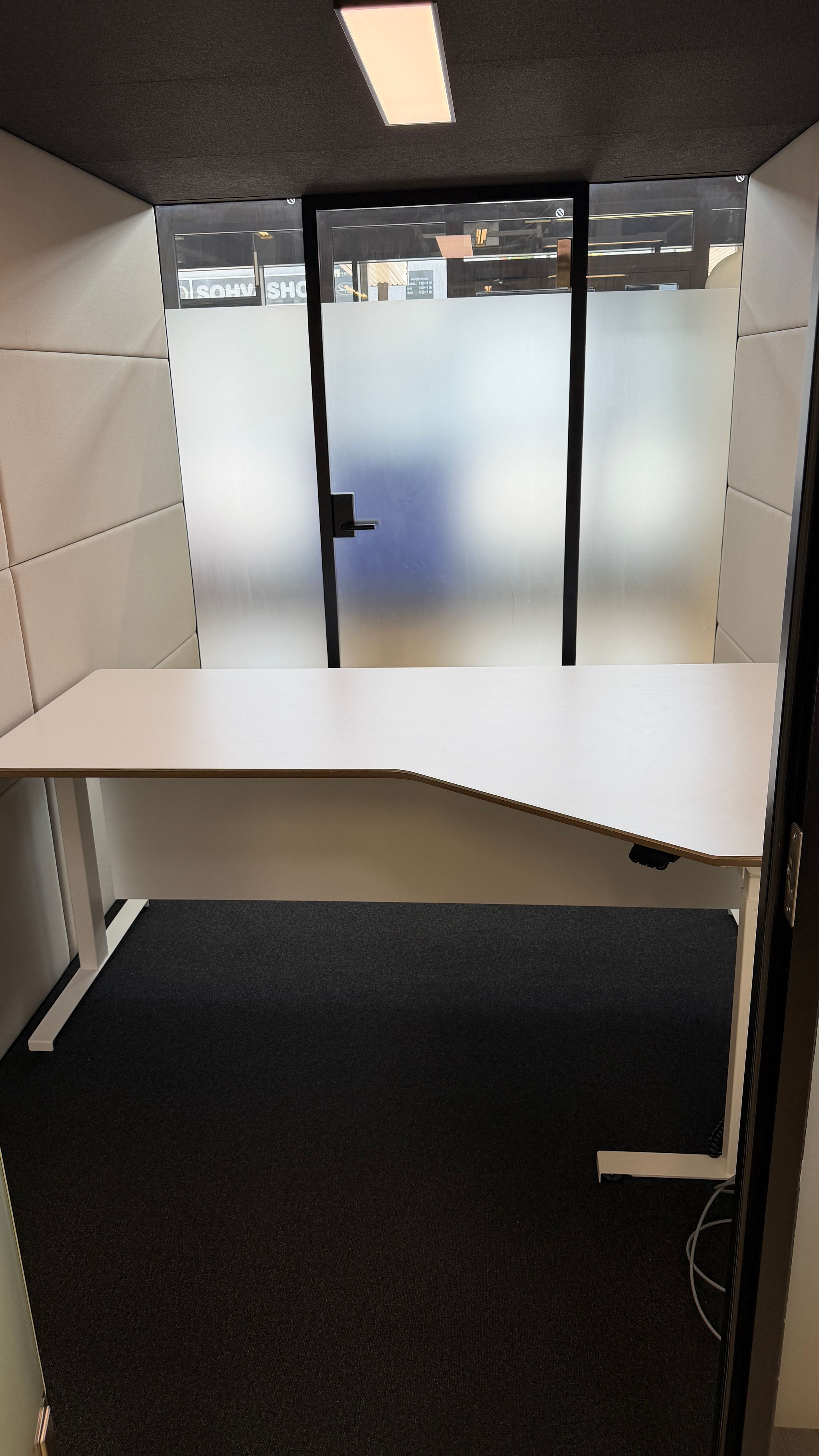 Image 7/10