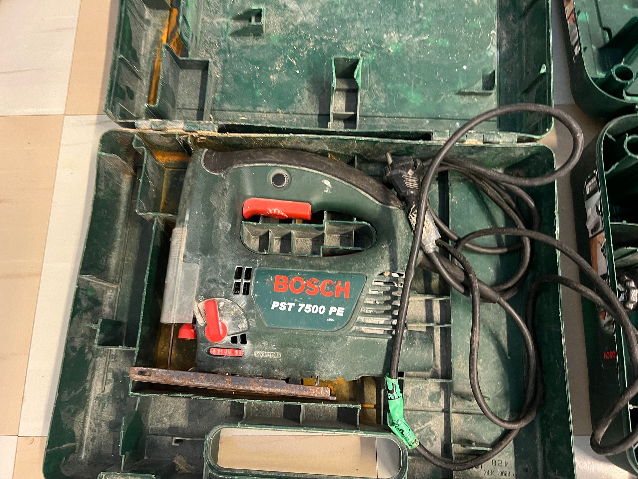 Image 3/6