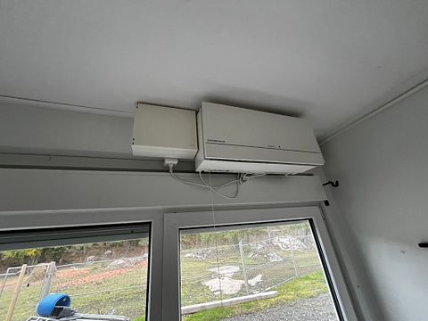 Image 10/12