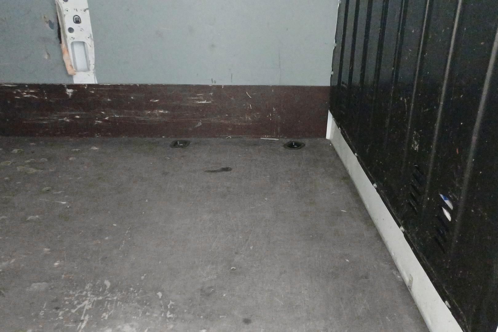 Image 11/33