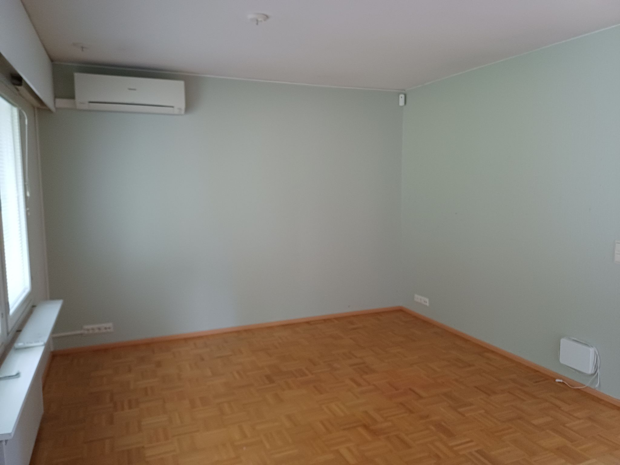Image 23/27