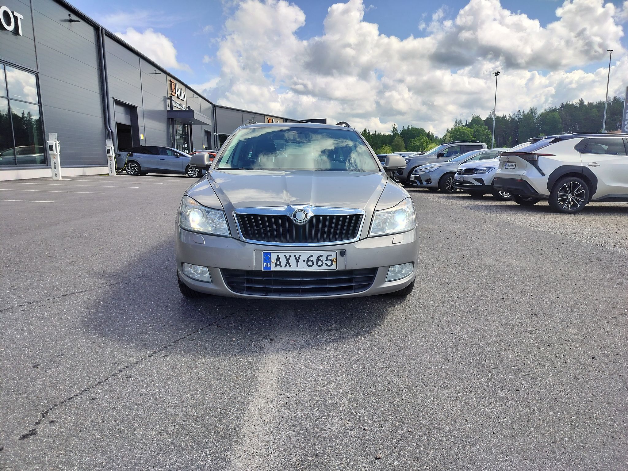 Image 3/37
