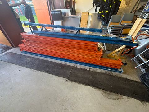 Image 1/5