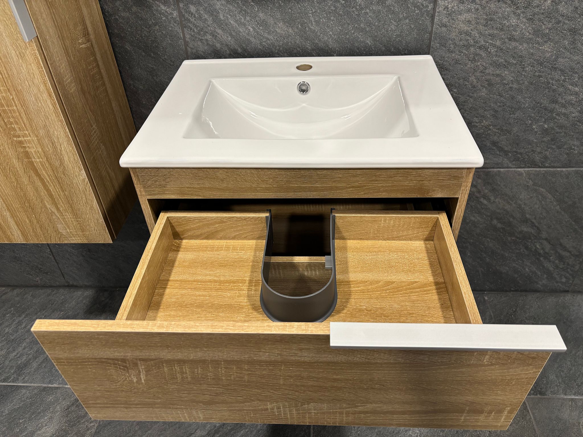 Image 6/7