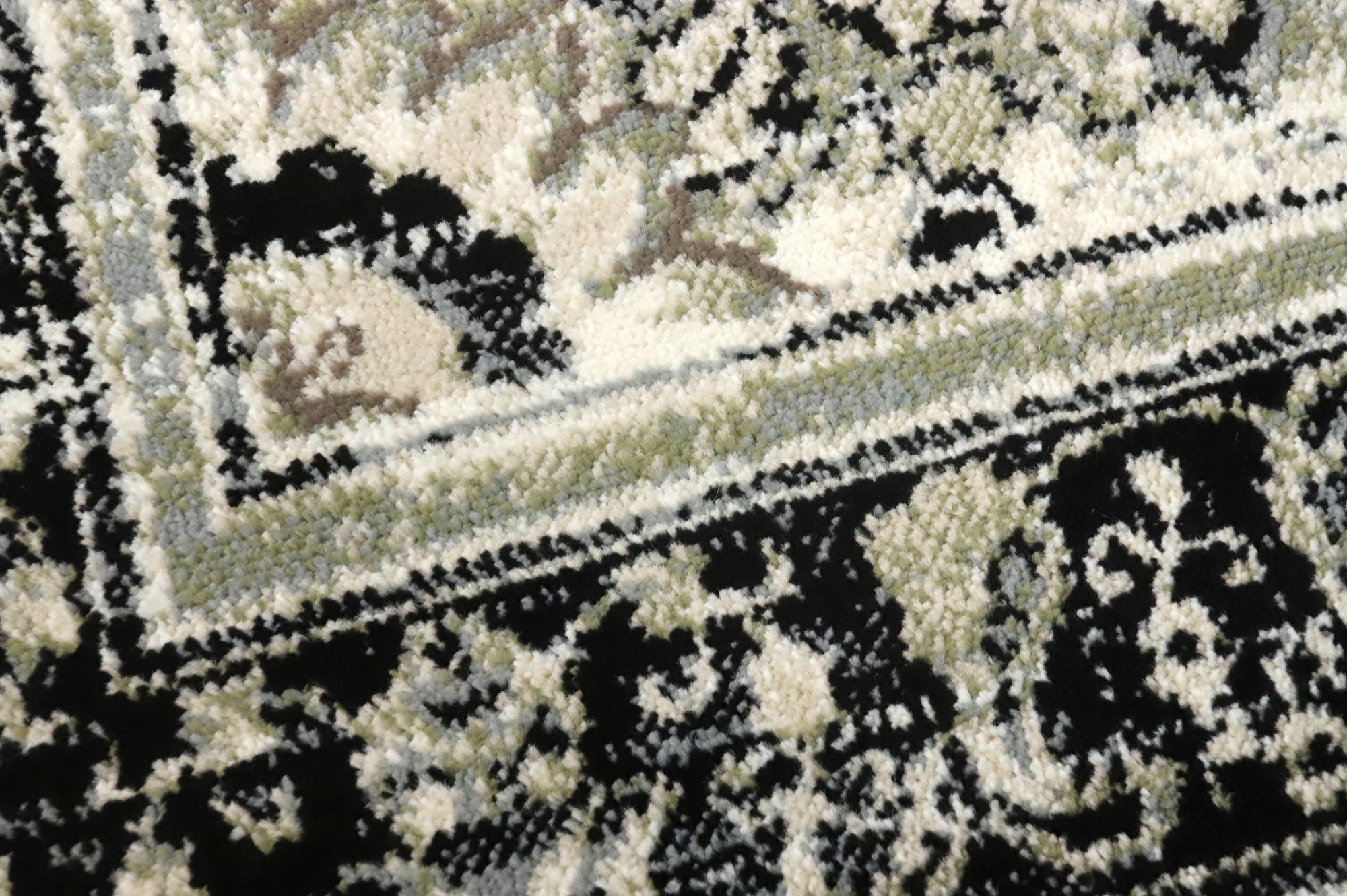 Image 4/6