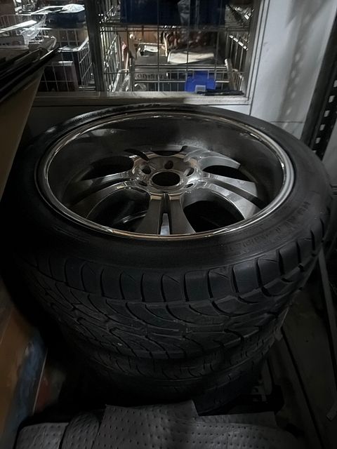 Image 1/3