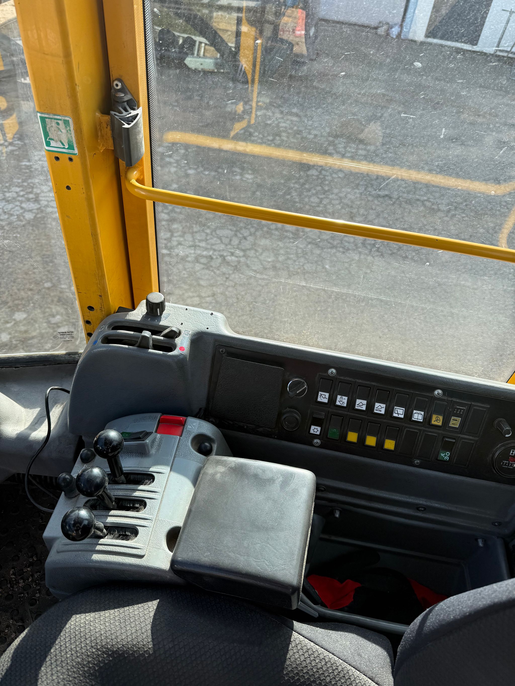 Image 7/9
