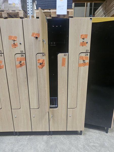 Image 7/9