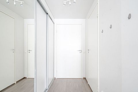 Image 13/18