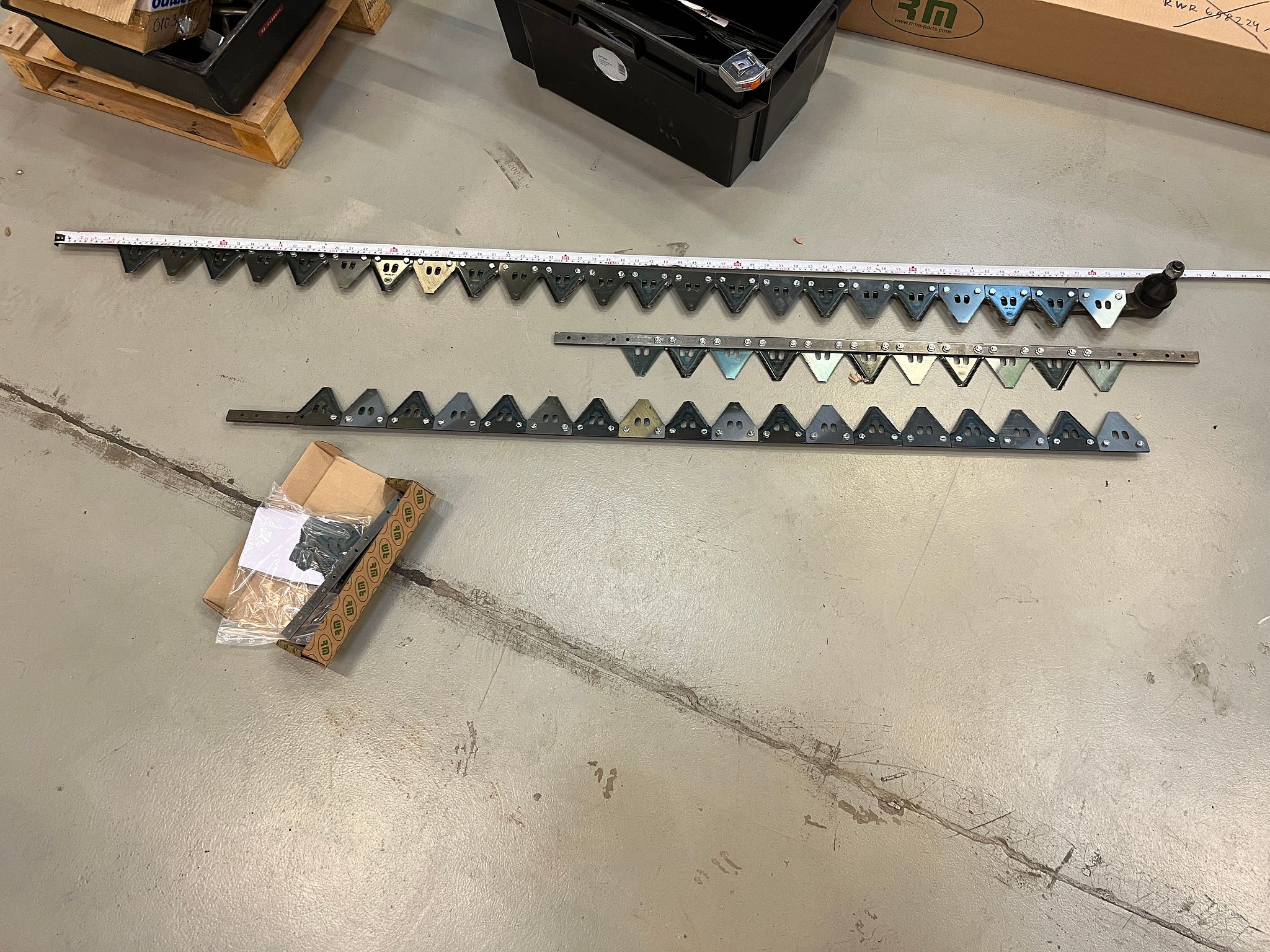 Image 4/4