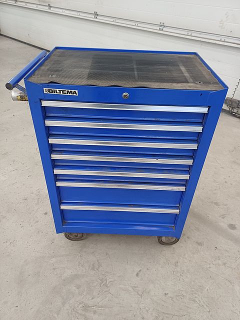 Image 1/8