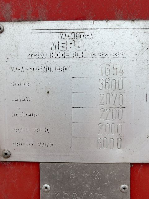 Image 9/10