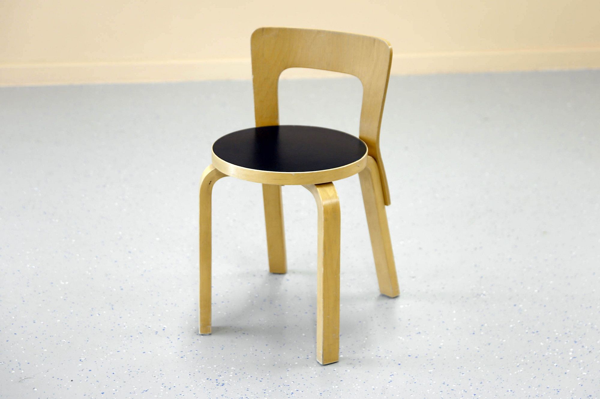 Image 1/19