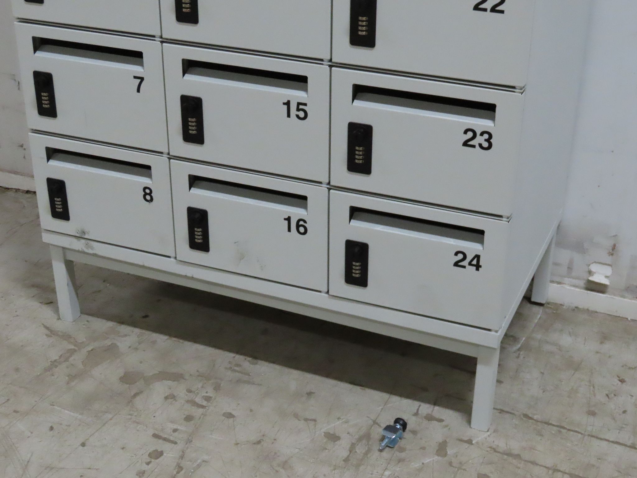 Image 3/3