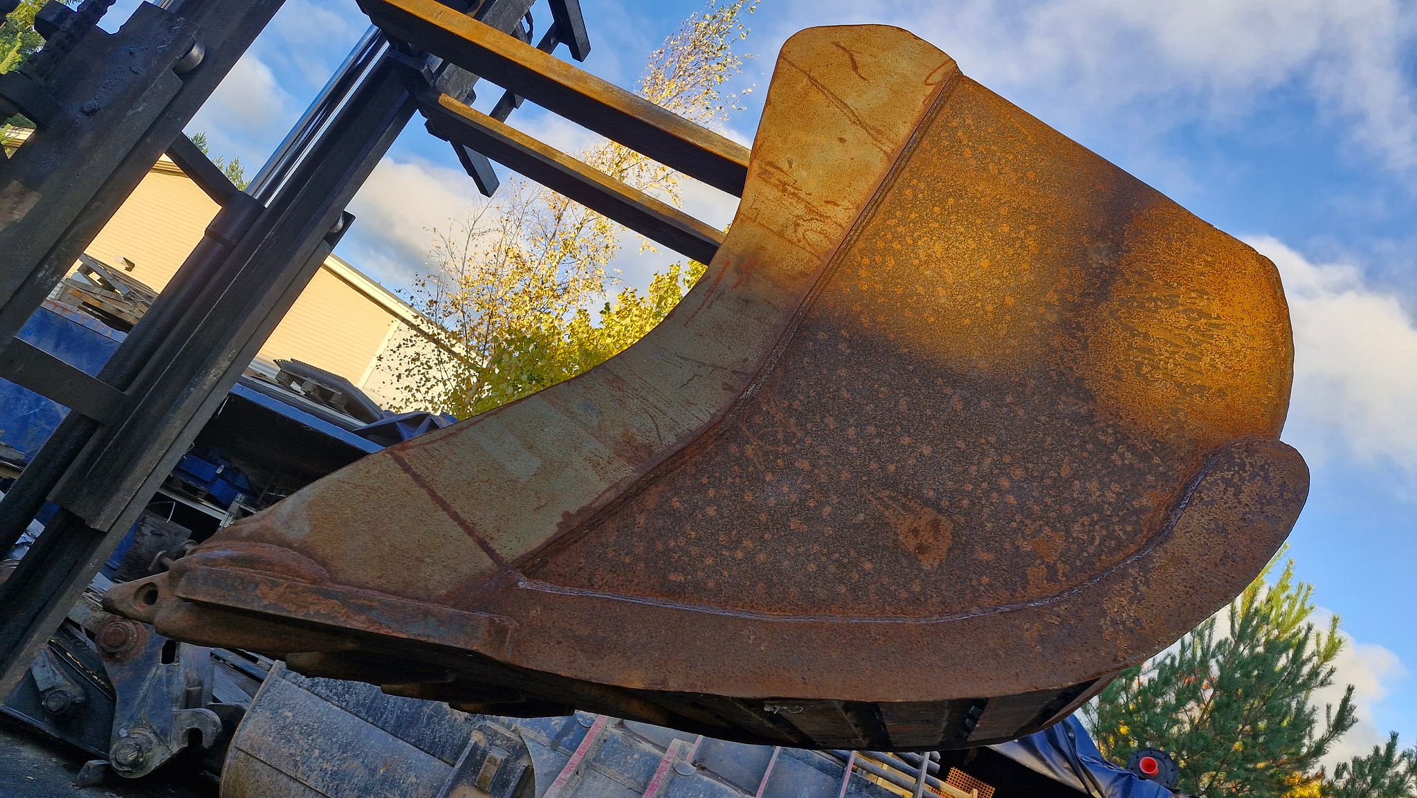 Image 23/28