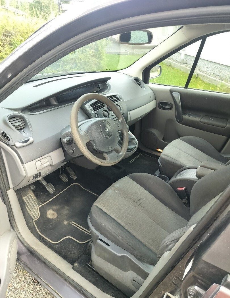 Image 8/10