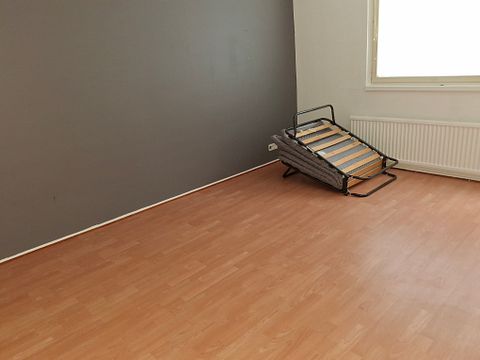 Image 3/10