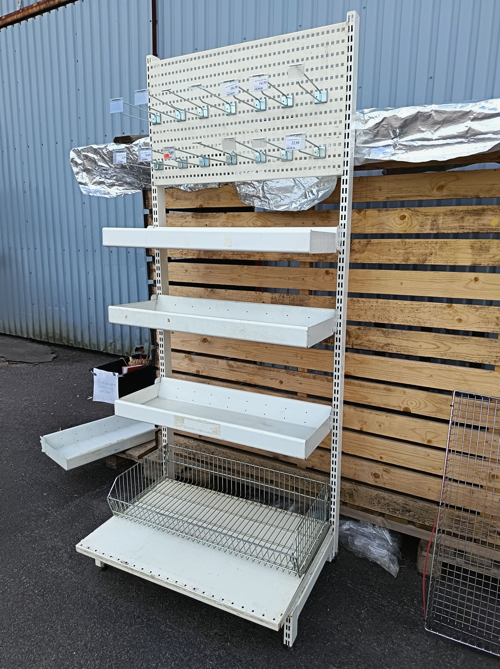 Image 4/6