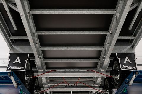 Image 13/18