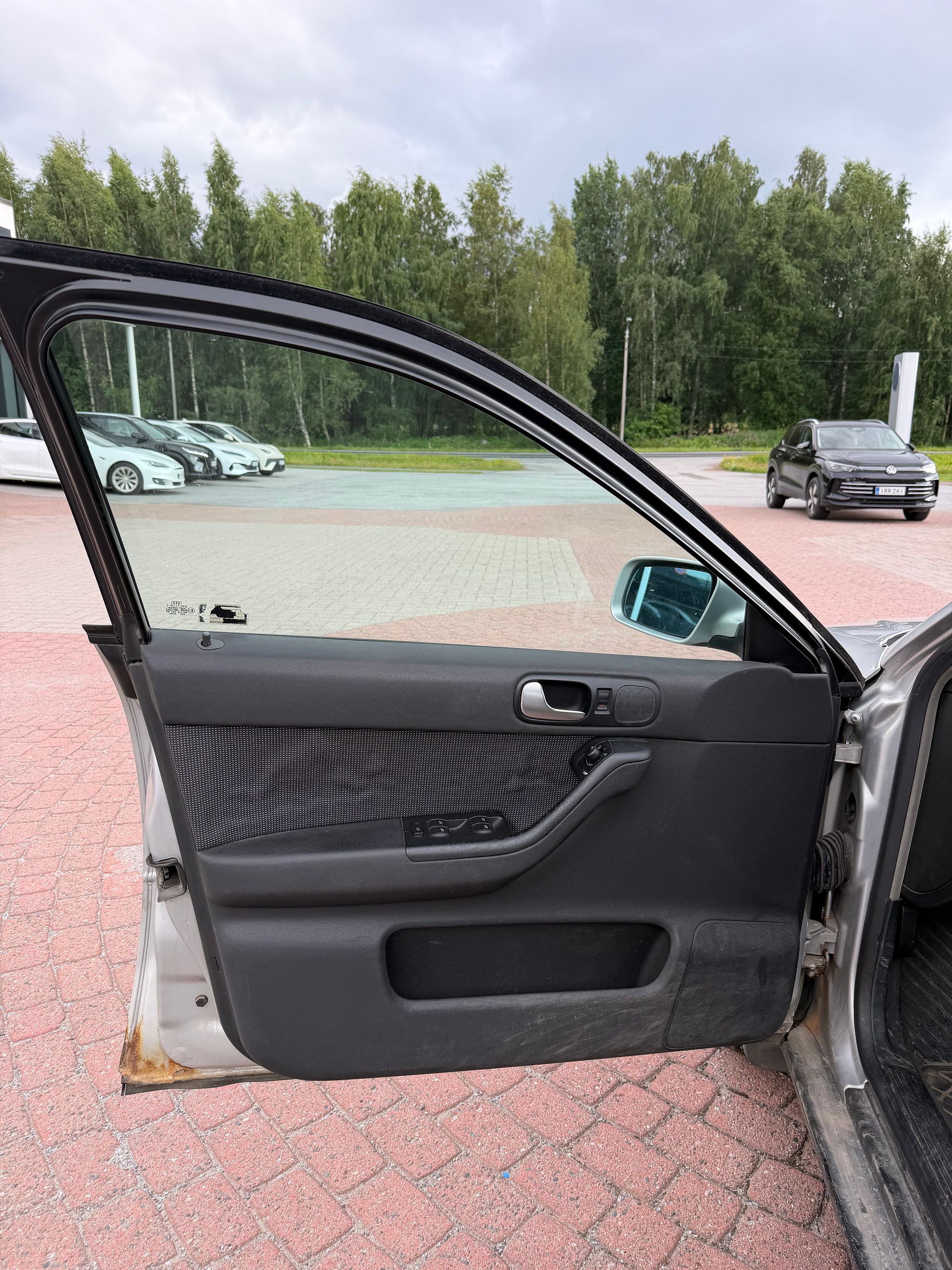 Image 10/39