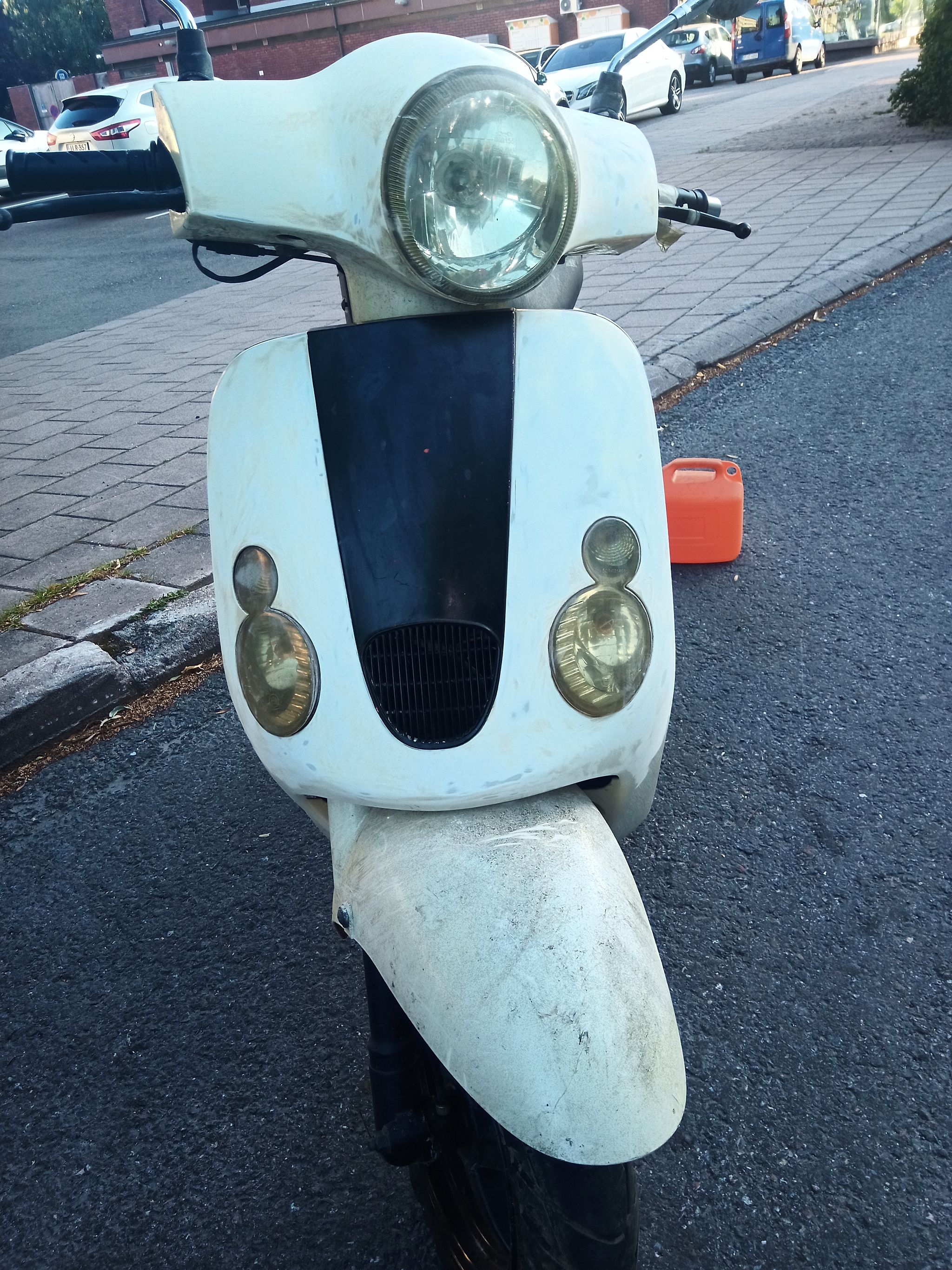 Image 2/7
