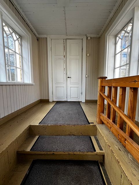 Image 24/104