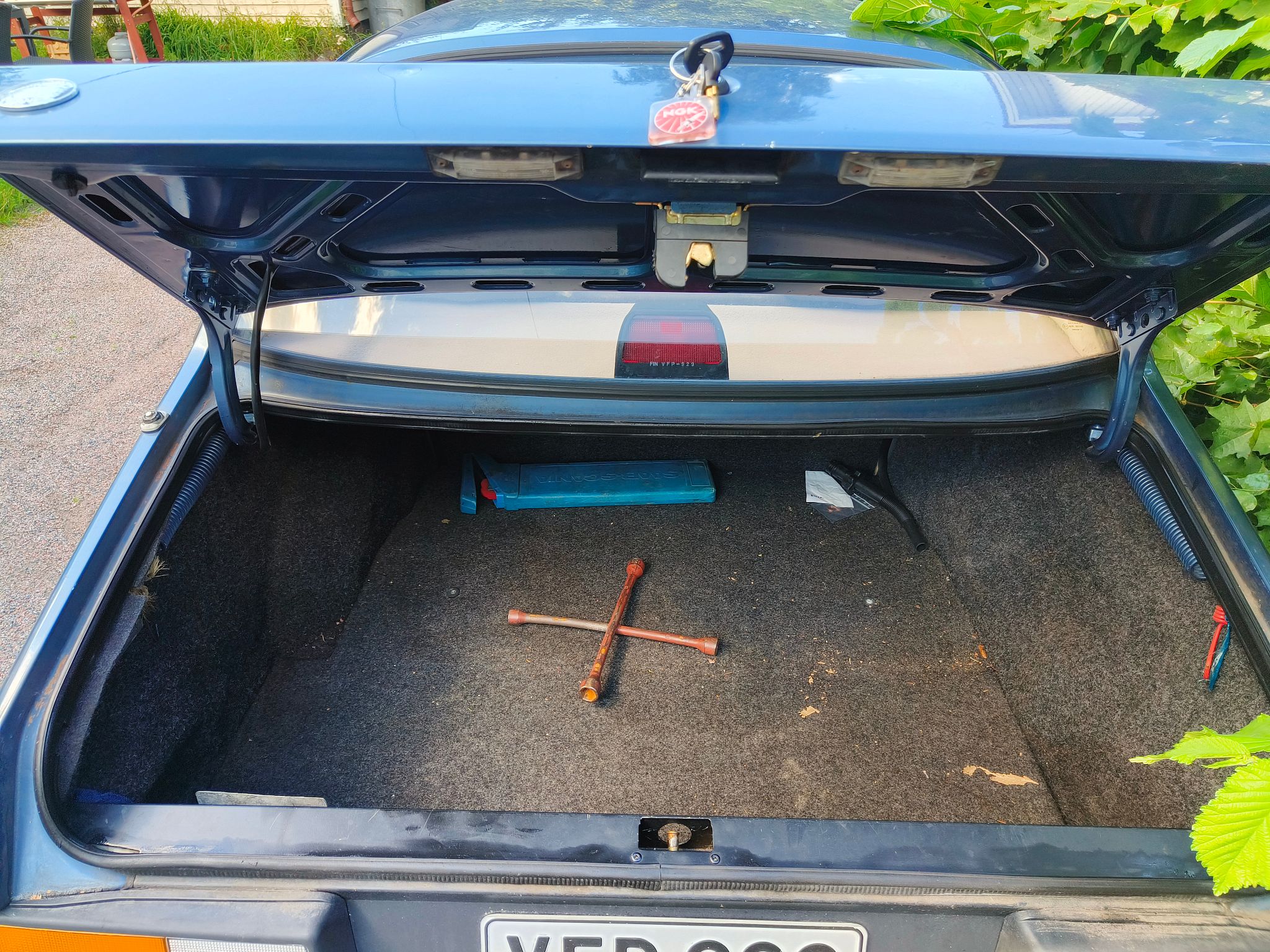 Image 8/10