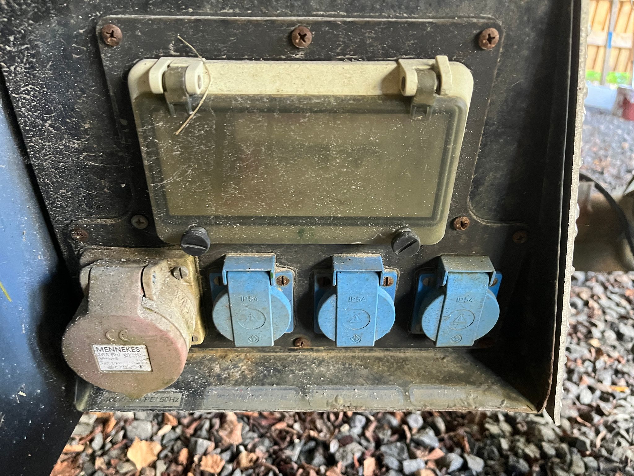 Image 8/12