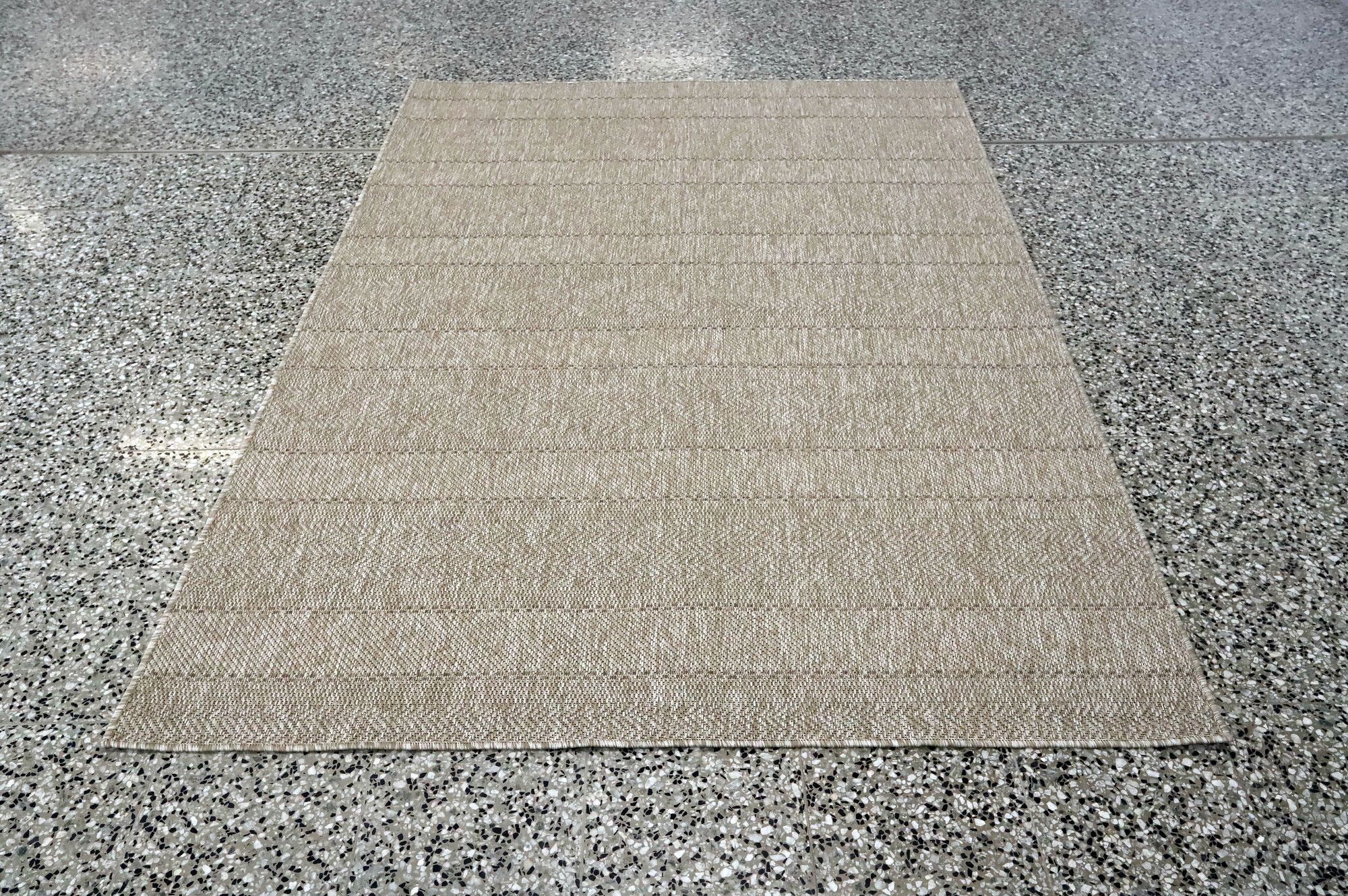 Image 2/6