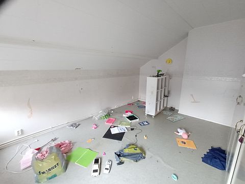 Image 19/44