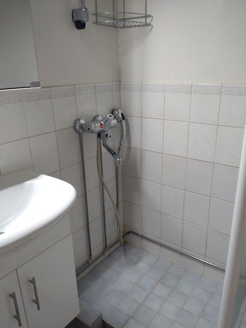 Image 6/8