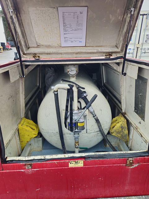 Image 6/8