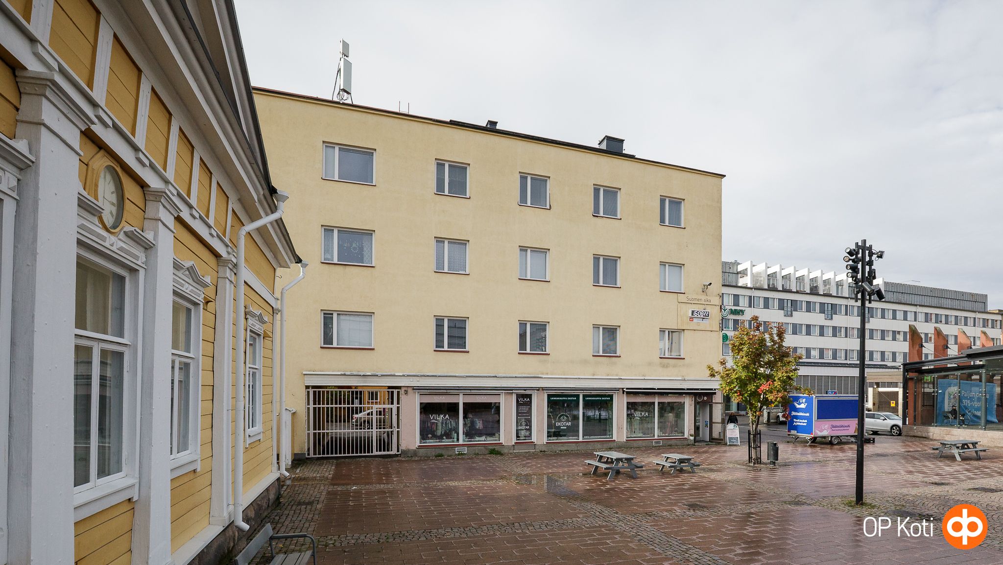 Image 3/6