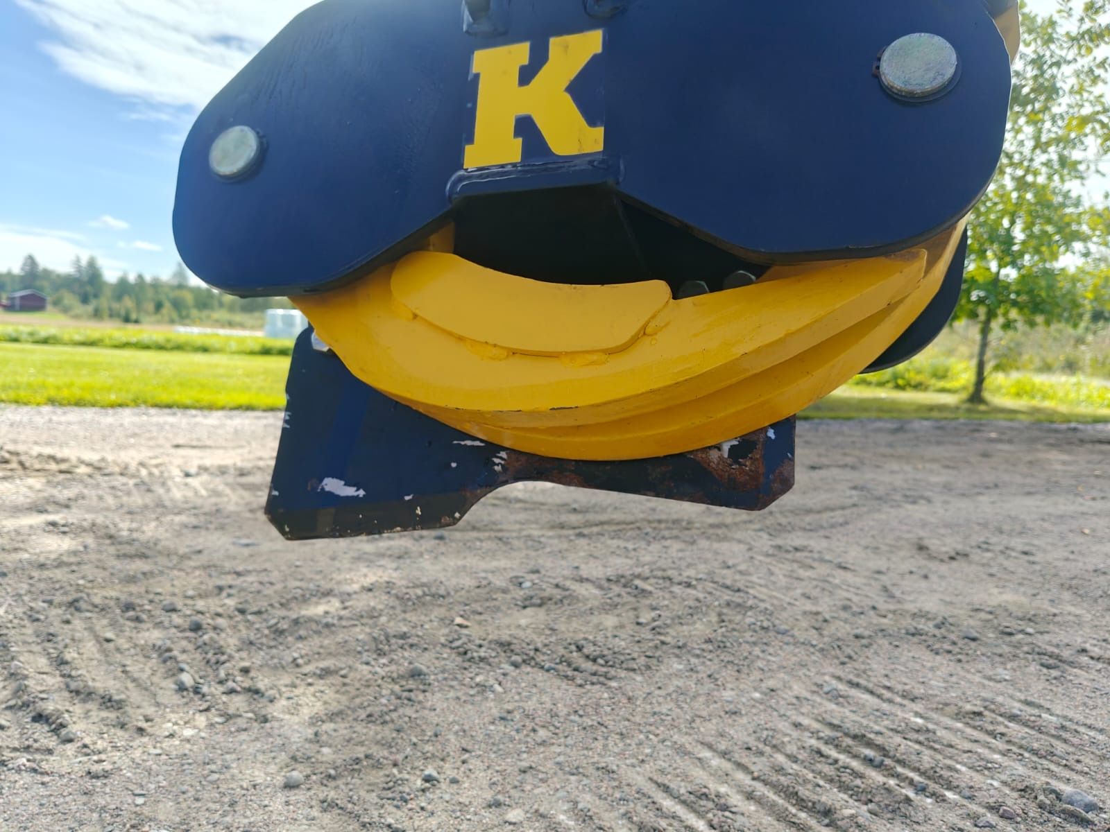 Image 3/8
