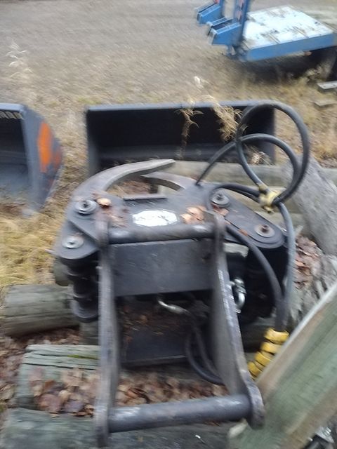 Image 2/5