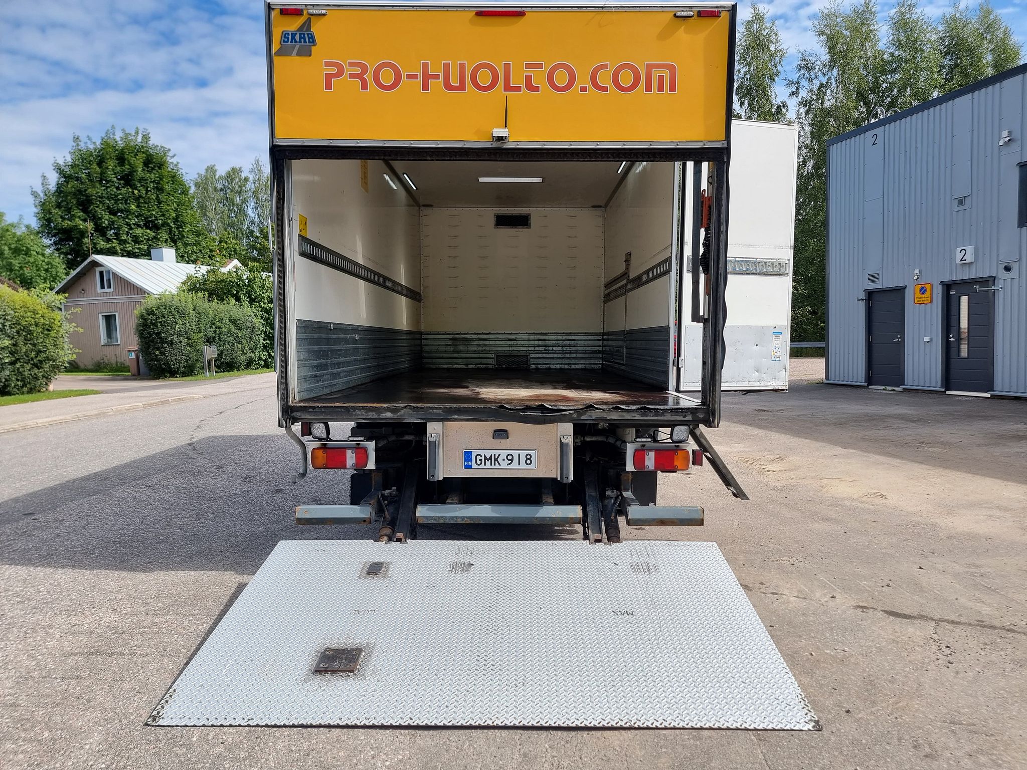 Image 7/19